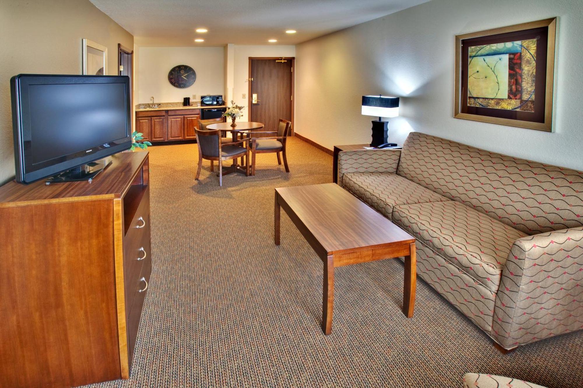 Mini King Suite - Non-Smoking