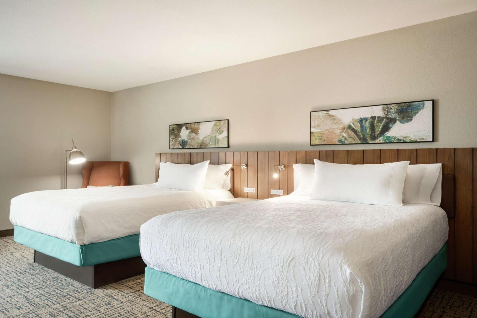 Queen Room Two Queen Beds Hearing Access